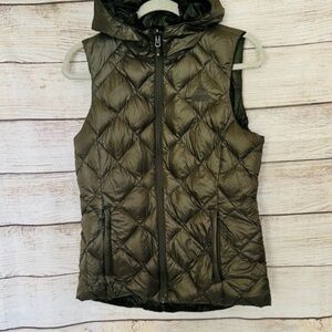Gerry Women Green Camo Reversible Full Zip Logo Quilted Hooded Puffer Vest